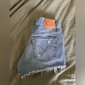 Medium Wash Levi 501’s